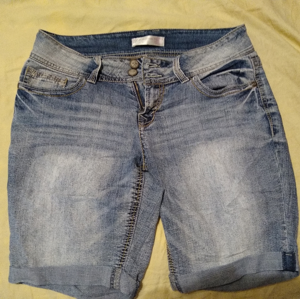 Capris/Bermuda length jean shorts